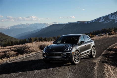 Download Black Car Car SUV Porsche Vehicle Porsche Macan 4k Ultra HD Wallpaper