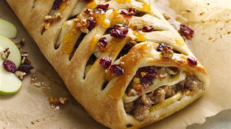 Sausage Apple and Brie Stromboli Recipe - Pillsbury.com