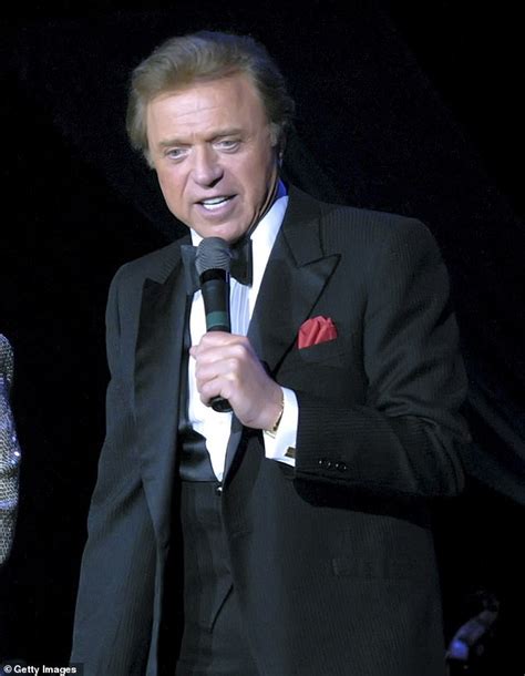 Steve Lawrence dies at 88: Go Away Little Girl singer who was wed to Eydie ... trends now