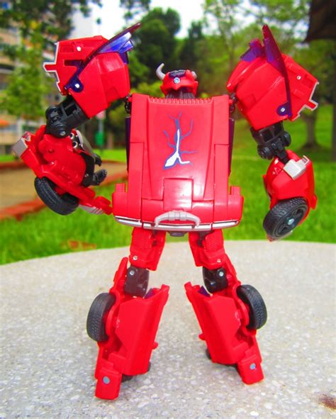 Transformers And Other: Transformers Prime First Edition Terrorcon Cliffjumper Review