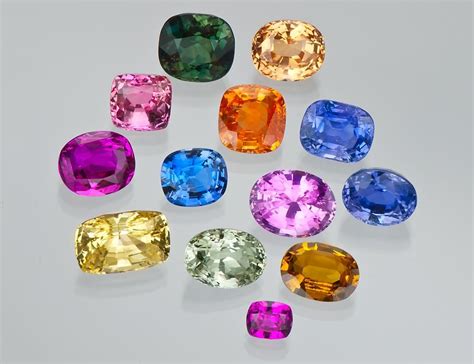 Sapphires are available in all sizes, shapes, and colors. | Jóias de safira, Cores de pedras ...