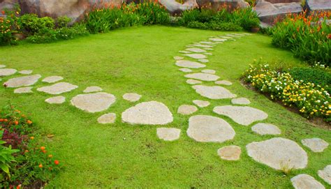 Garden Stepping Stone Design and Ideas - InspirationSeek.com