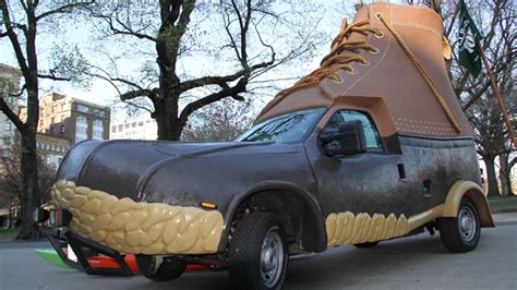 L.L. Bean bootmobile to celebrates shoemaker's 100th anniversary | Fox News