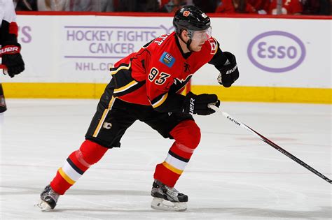 Calgary Flames: Who will be playing on Sam Bennett's wing?