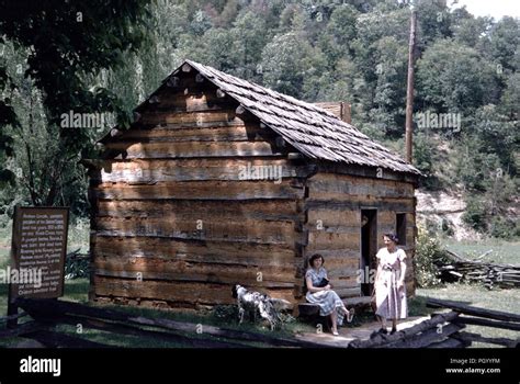 Abraham lincoln log cabin hi-res stock photography and images - Alamy