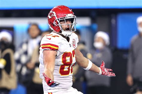 Look: NFL World Reacts To The Travis Kelce Video - The Spun