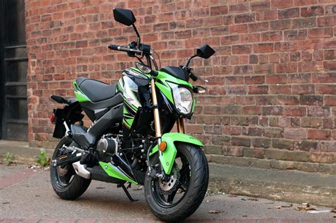 Kawasaki Z125 Pro: Urban hoonery - Canada Moto Guide