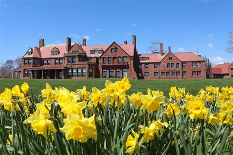 Cliff Walk Newport RI: 6 Fun & Easy Tips For Your Ocean Stroll