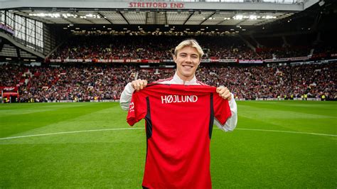 Manchester United Delay Giving £72million Signing Rasmus Hojlund A Squad Number... As The Red ...