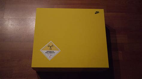 Unboxing The Nike Mag 2011 - SneakerNews.com