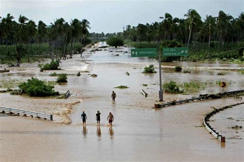 Hurricane Jova hits Mexico