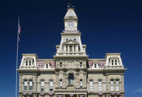 Outdoor Advertising in Zanesville, Ohio | BillboardsIn.com