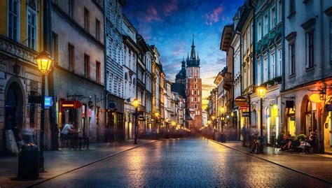 KRAKOW BY NIGHT | Private Walking Tour – PRIME TOURS