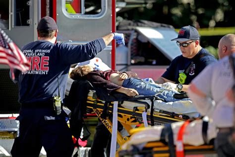 23 Dramatic Photos Of The Parkland School Shooting