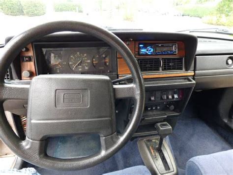 Kinda diggin' this wood paneling in the interior of this Volvo 240.. although I would do it more ...