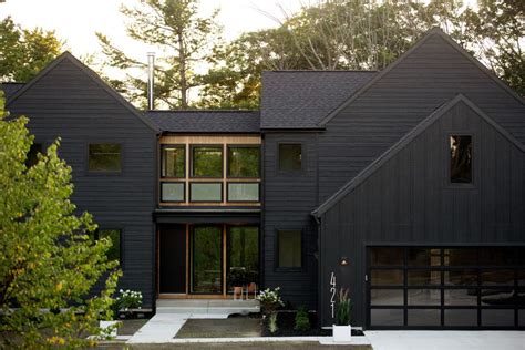 KLH CUSTOM HOMES // @klhcustomhomes | Black house exterior, House, Exterior house colors