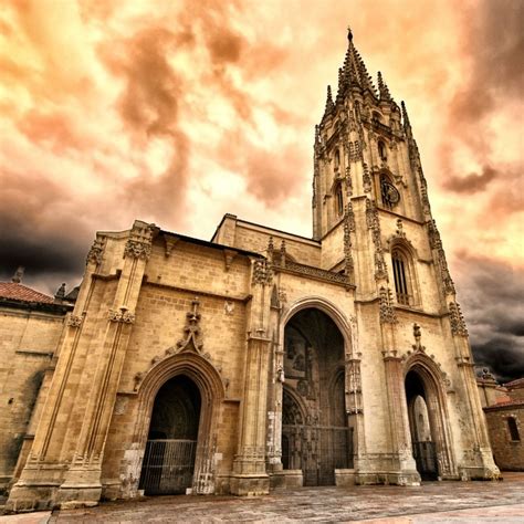 Oviedo Cathedral iPad Wallpapers Free Download