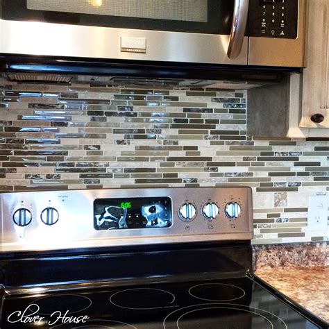 Clover House: DIY Mosaic Tile Backsplash