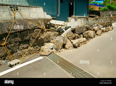 The Kumamoto Earthquake, Kumamoto Prefecture, Japan Stock Photo - Alamy