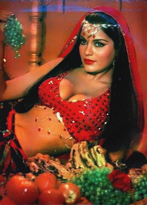 Zeenat Aman 70s - Unseen Photos Worldwide