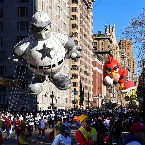 Vintage Photos of Balloons from the Macy’s Thanksgiving Day’s Parade ...