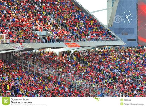 Stadium Crowd Wallpaper - WallpaperSafari