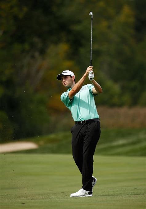 An Absent Friend Casts a Shadow Over a Rookie’s Tour Milestone - The New York Times