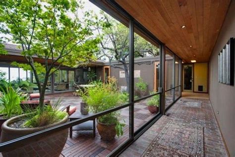 Amazing Mid Century Modern House Ideas 06 | Modern courtyard, Mid ...