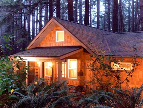 Six Romantic Getaways that Showcase Oregon | Port orford, Vacation home rentals, Eco lodge