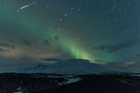 Meteor shower and Northern Lights over Snæfellsnes glacier… | Flickr