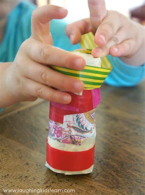 Simple musical shakers for kids - Laughing Kids Learn