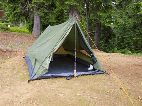 Revu de la tente de randonnée Golden Bear pour 2 personnes