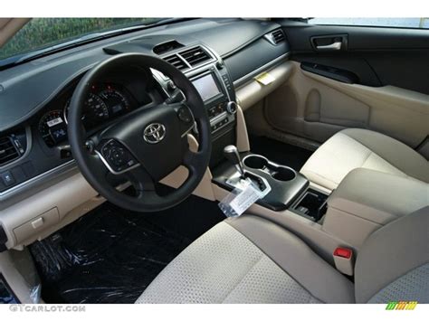 Ivory Interior 2014 Toyota Camry LE Photo #85386789 | GTCarLot.com