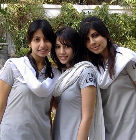 HoT GirLs ArounD ThE WorLD: Pakistani girls in school uniform # 18