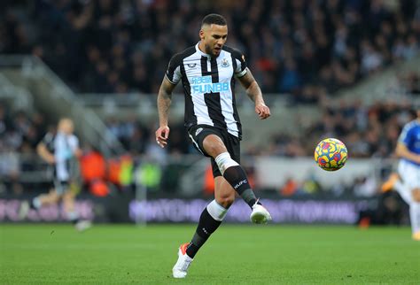 Jamaal Lascelles returns to full training for Newcastle after illness