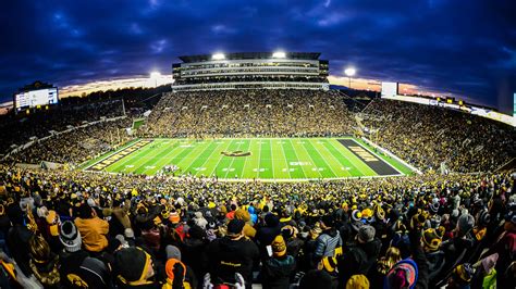 Iowa announces naming of field at Kinnick Stadium after All-American, Hall of Famer Duke Slater