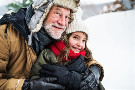 5 Enjoyable Winter Activities for Seniors | Blakehurst