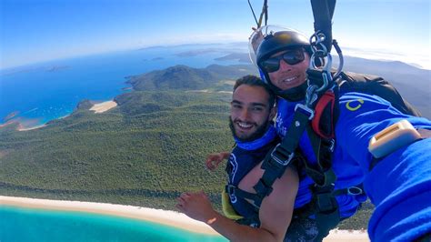 Skydiving Airlie Beach | 15,000ft Skydive Over Whitsundays