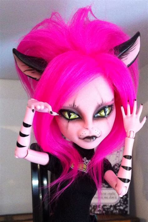 my ooak cheshire cat monster high repaint | Custom monster high dolls ...