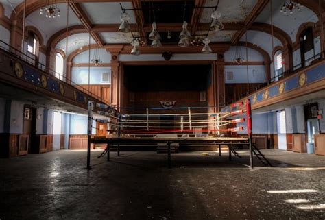 Premium Photo | Empty boxing ring