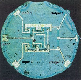 First Monolithic Silicon IC Chip