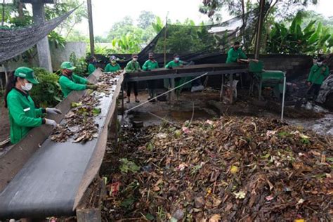 Pengolahan sampah organik menjadi pupuk - ANTARA News Bali