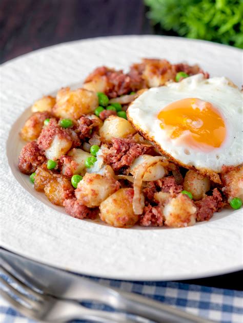 Canned Corned Beef Hash with Fried Egg - Krumpli