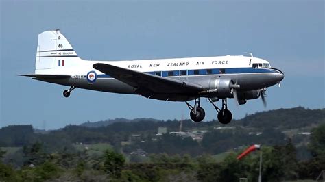 Douglas DC-3 takeoff & landing 🛩 Ardmore Airport, New Zealand - YouTube