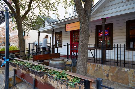 Take a Tour of Dallas' Best Neighborhood Restaurants