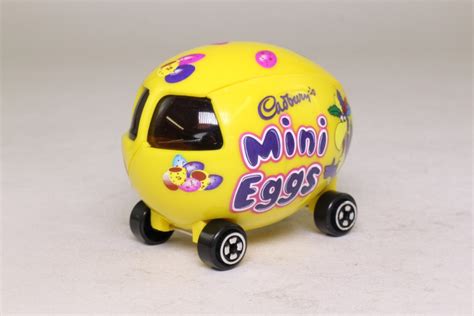 Corgi Classics 57502; Cadbury's Crème Egg Car; Mini Eggs, Yellow 126131