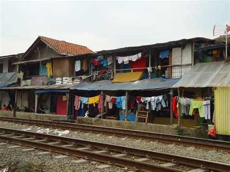 Pemukiman Kumuh (Slum Area) | Media Pembelajaran Geografi