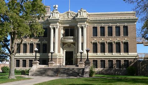 Image: Valley County, Nebraska courthouse from W