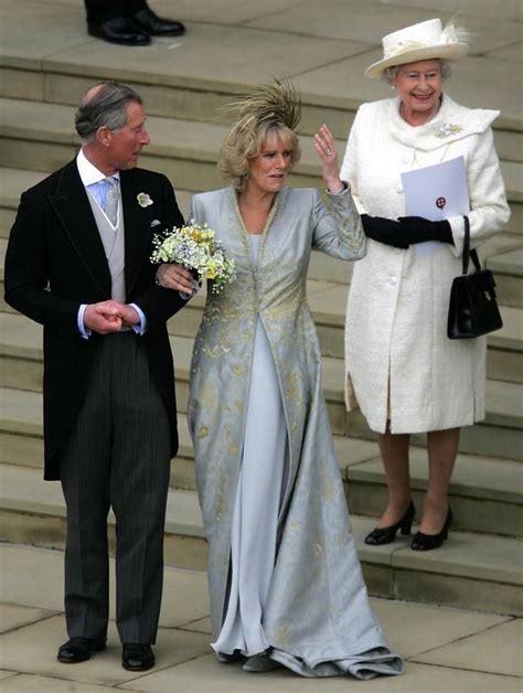 Les 7 tenues de la reine Elizabeth II pour Noël | Royal brides, Prince ...