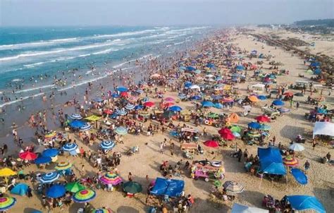 90,000 tourists hit Tamaulipas beach on Good Friday